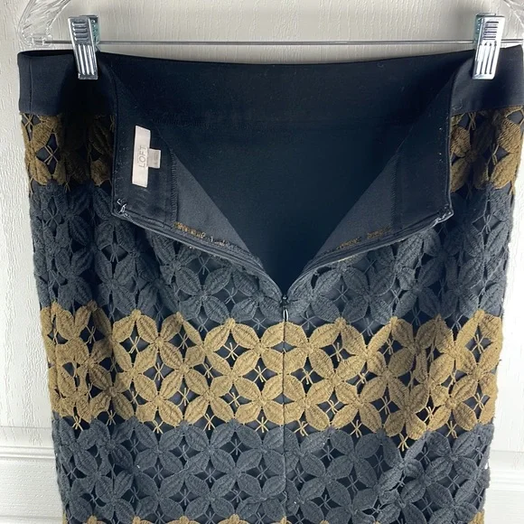 LOFT Crochet Overlay Pencil Skirt Size 8‎ - Picture 6 of 6